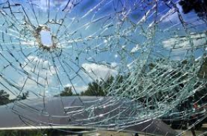 Բարձրացել է «Օպել»-ի շարժիչի ծածկոցի վրա և կոտրել դիմապակին